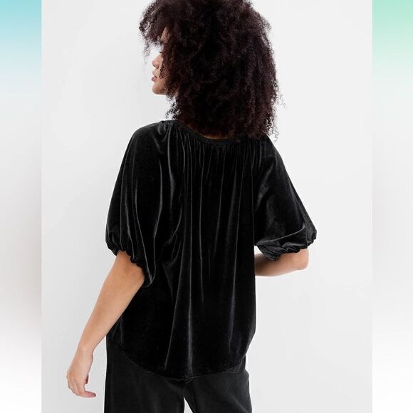 Gap Velvet short puff sleeve v neck blouse in black size small - Picture 14 of 16